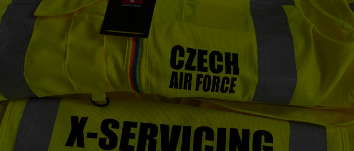 Ztmavená fotografie pracovního oblečení Chech Air Force